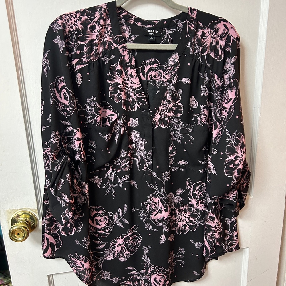 Torrid Black and Pink Floral Harper Blouse 3/4 Sleeves